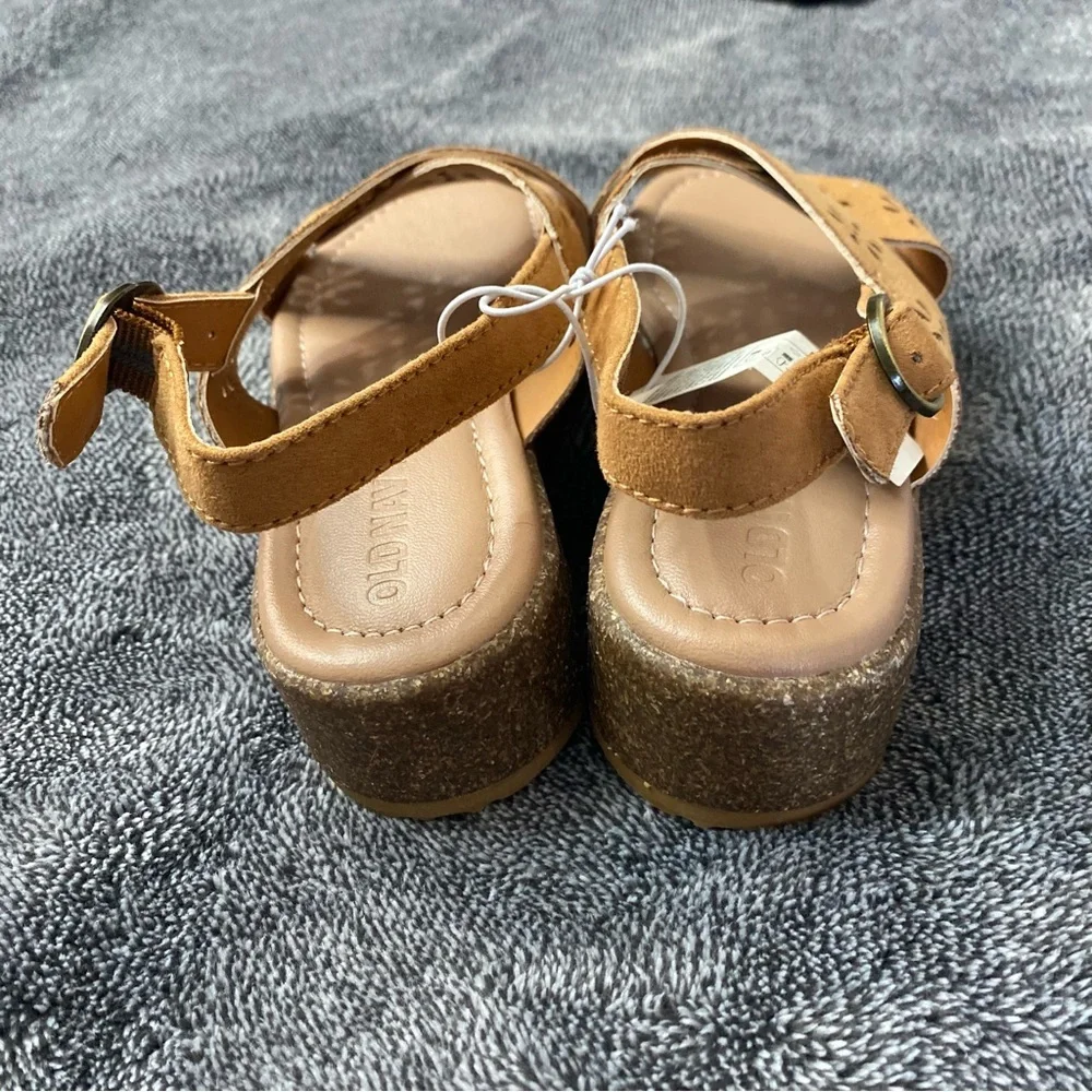 NWT Old Navy Girls Cognac Laser-Cut Floral Platform Sandals - Size 12